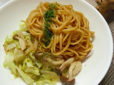 たっぷり野菜のコク旨にんにく焼きそば